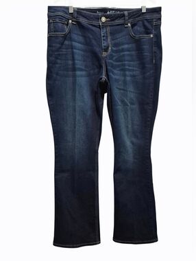 APT. 9 Bootcut Jeans | Embellished Back Pockets | Size 16 EUC